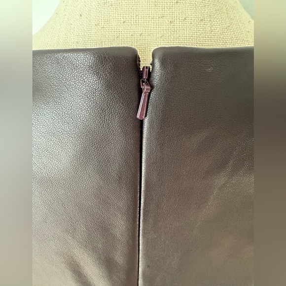 Worth New York Women’s Genuine Leather Cap Sleeve Sheath Dress Dark Purple SZ 6 - Picture 3 of 8